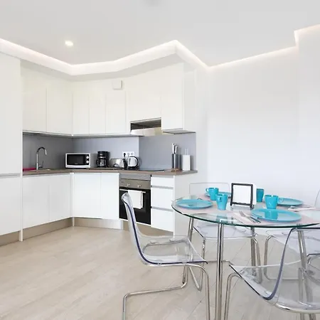 Oceanfront 阿德耶