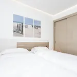 Oceanfront Apartment *