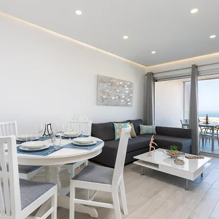Апартаменты Oceanfront Адехе