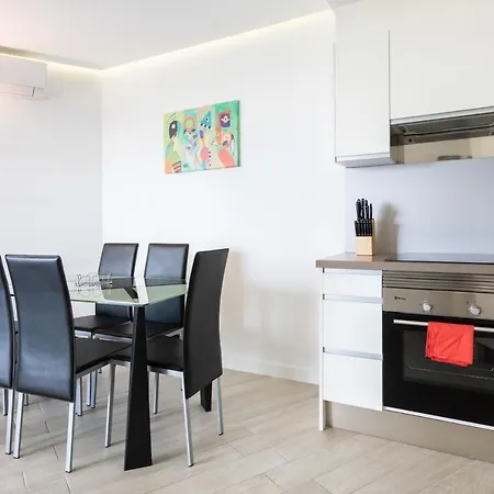 Oceanfront Apartment *
